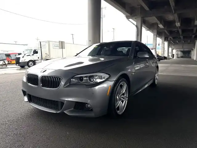 2013 BMW 5 Series 535i xDrive Sedan's photo