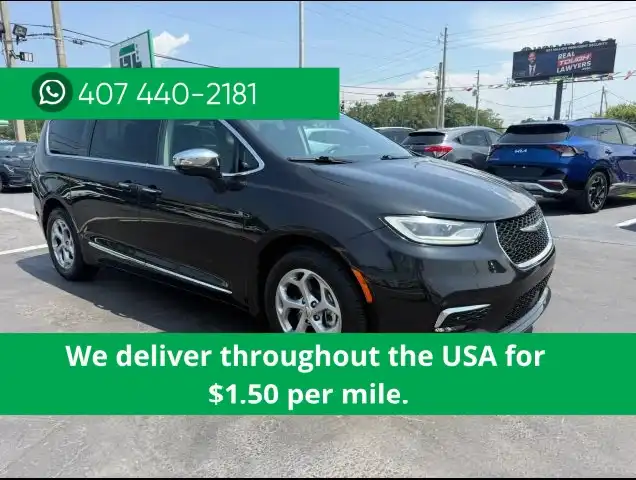 2023 Chrysler Pacifica Limited's photo