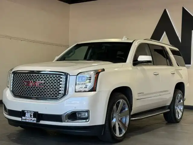 2015 GMC Yukon 4WD Denali's photo