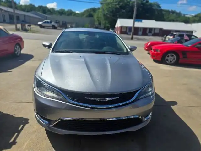 2015 Chrysler 200 Limited's photo