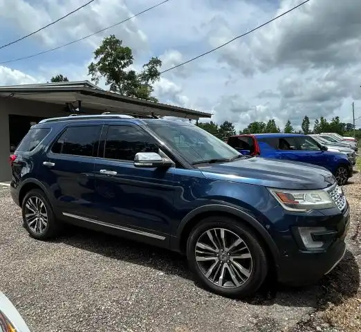 2017 Ford Explorer Platinum 4WD's photo