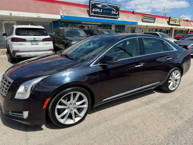 2013 Cadillac XTS 3.6L FWD Premium Collection's photo