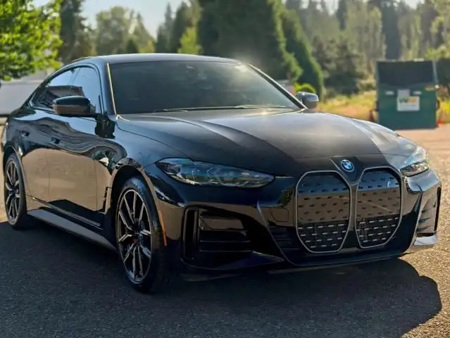 2023 BMW i4 eDrive40's photo