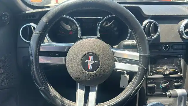 2006 Ford Mustang V6 Standard's photo