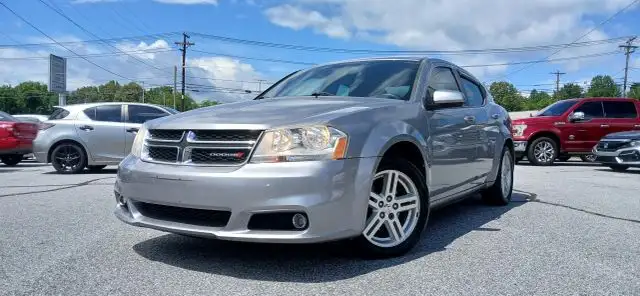 2013 Dodge Avenger SXT's photo