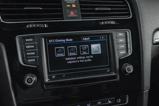 2017 Volkswagen Golf R R w/DCC & Navigation 4-door DSG's photo