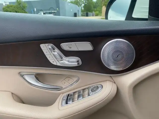 2019 Mercedes-Benz GLC GLC300 4MATIC's photo