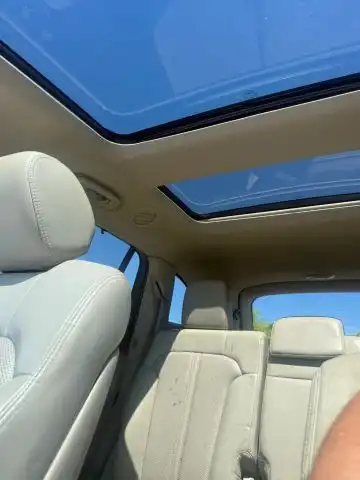2011 Lincoln MKT 3.7's photo