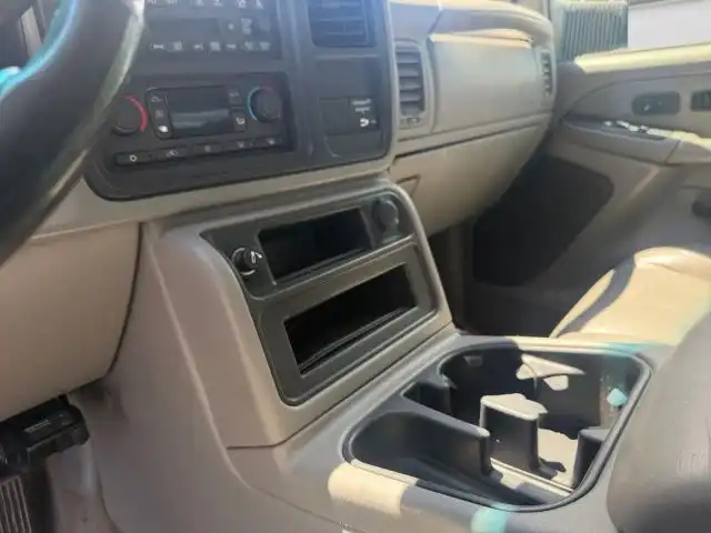2003 Chevrolet Silverado HD's photo
