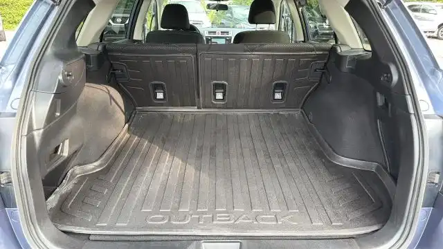 2017 Subaru Outback 2.5i Premium's photo