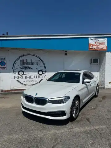 2018 BMW 5 Series 530e iPerformance Sedan's photo