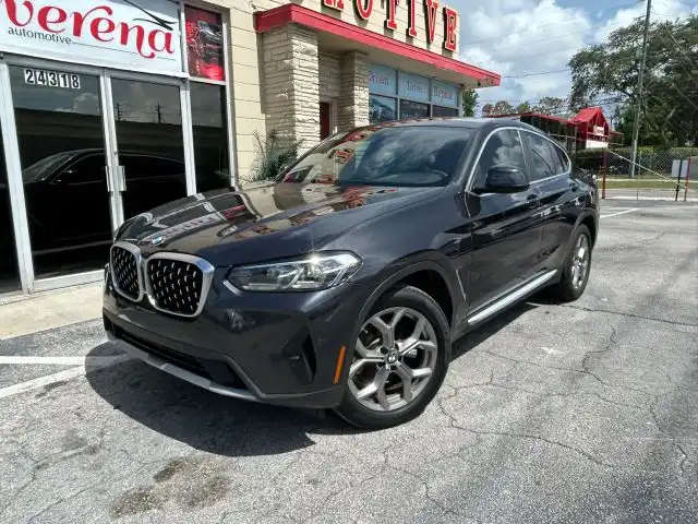 2022 BMW X4 xDrive30i's photo