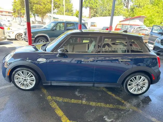 2017 MINI Cooper S 4 Door's photo