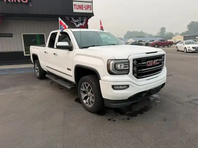 2016 GMC Sierra 4WD Double Cab Standard Box SLT's photo