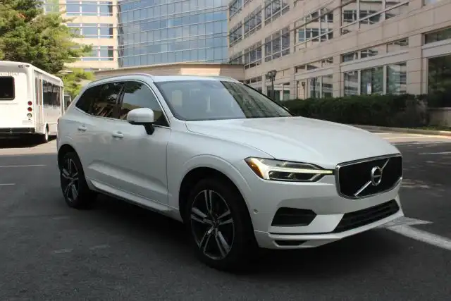 2019 Volvo XC60 T5 Momentum AWD's photo