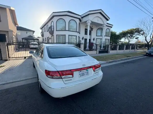 2006 Hyundai Azera SE's photo