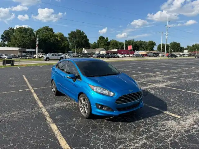 2017 Ford Fiesta SE Sedan's photo