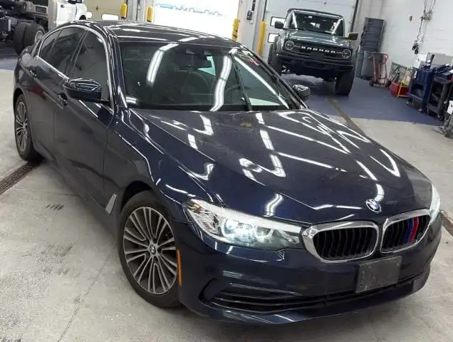 2019 BMW 5 Series 540i xDrive Sedan's photo