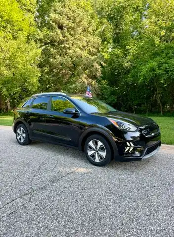2021 Kia Niro LX's photo