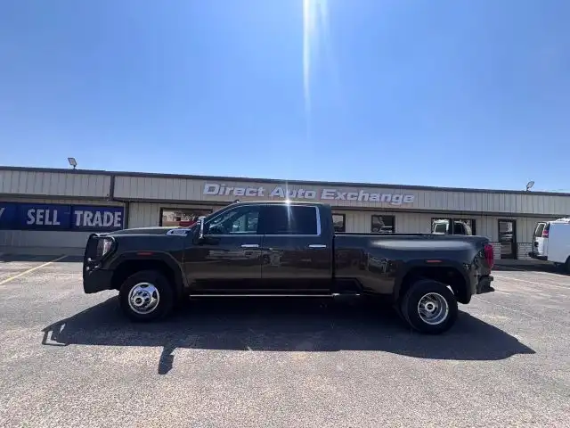 2022 GMC Sierra 4WD Crew Cab Long Box DRW Denali's photo