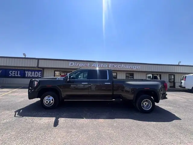 2022 GMC Sierra 4WD Crew Cab Long Box DRW Denali's photo
