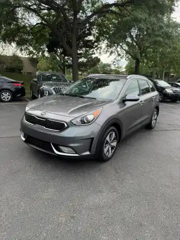 2018 Kia Niro LX's photo
