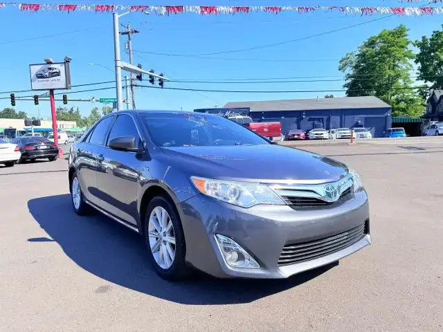 2014 Toyota Camry 2.5 Auto XLE Hybrid's photo