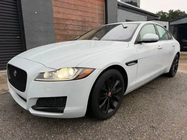 2018 Jaguar XF 25t Premium AWD's photo