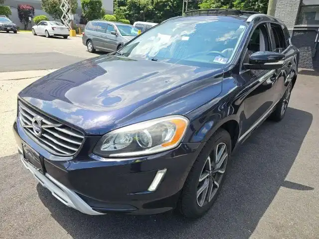 2017 Volvo XC60 T6 AWD Dynamic's photo