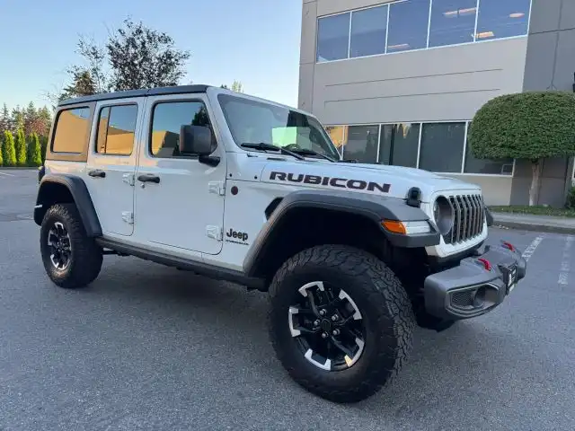 2025 Jeep Wrangler Rubicon's photo
