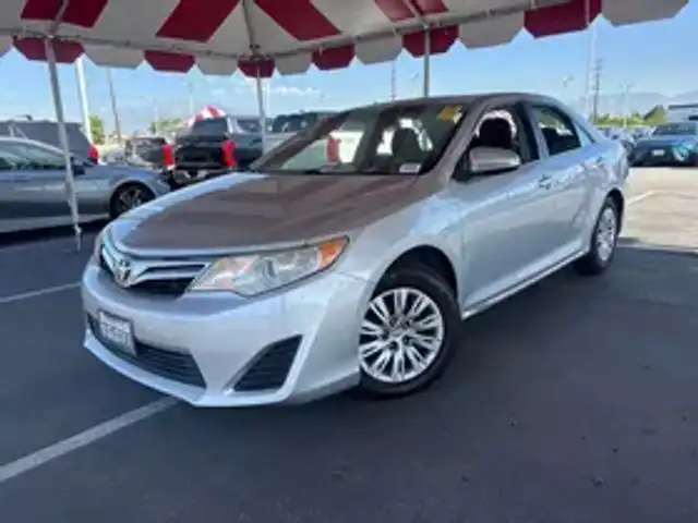 2014 Toyota Camry 2.5 Auto LE's photo
