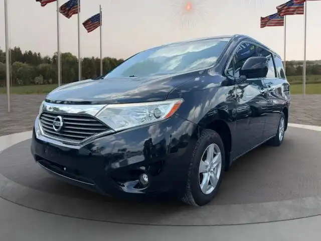 2015 Nissan Quest SV's photo
