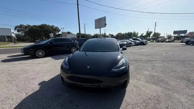 2021 Tesla Model 3 Standard Range Plus's photo