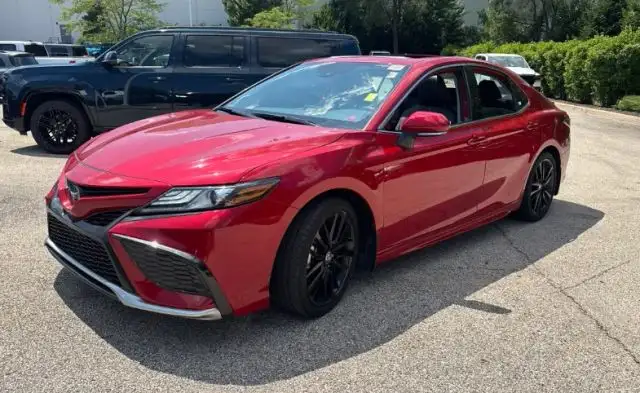 2024 Toyota Camry XSE Hybrid's photo
