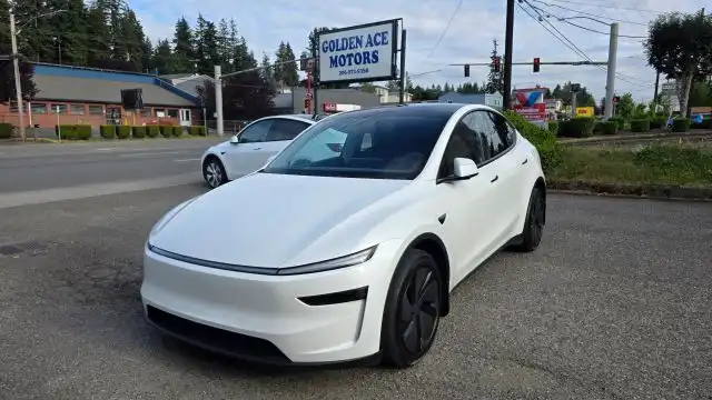2026 Tesla Model Y Premium All-Wheel Drive's photo