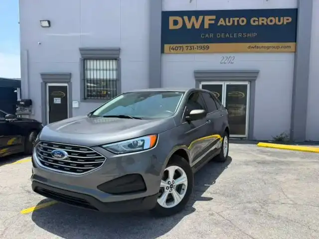 2021 Ford Edge SE's photo