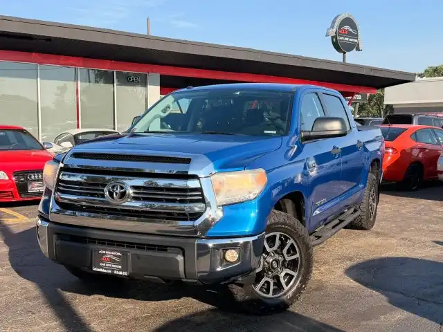 2016 Toyota Tundra SR5 5.7L 4WD FFV Crew Max Short Bed's photo