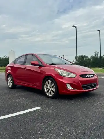 2012 Hyundai Accent GLS 4-Door 6-Speed Automatic's photo