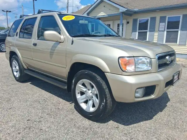 2002 Nissan Pathfinder LE 4X4 4AT's photo