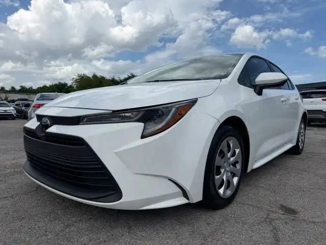 2023 Toyota Corolla LE CVT's photo