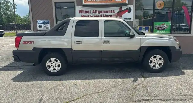 2003 Chevrolet Avalanche 4x4 1500 Series's photo