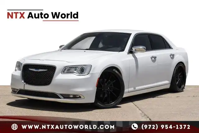 2018 Chrysler 300 Limited's photo