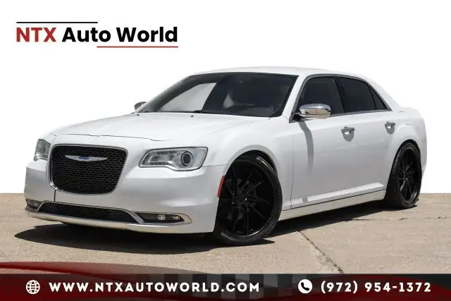 2018 Chrysler 300 Limited's photo