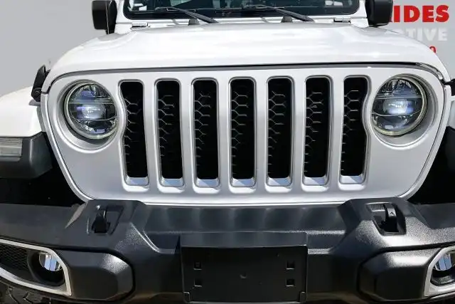2020 Jeep Gladiator Overland's photo