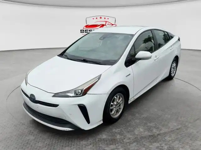 2019 Toyota Prius LE FWD's photo