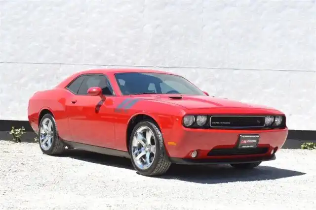 2011 Dodge Challenger R/T's photo