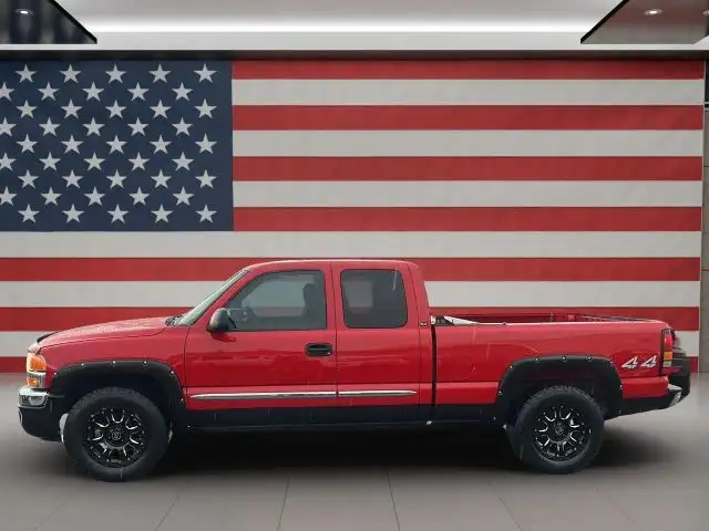 2006 GMC Sierra 4WD Extended Cab 5 1/2-ft SLE2's photo