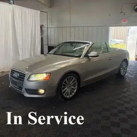 2010 Audi A5 2.0T quattro Tiptronic Premium's photo