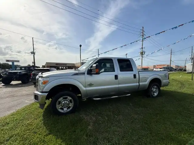 2016 Ford F-250 XL 4x4 Crew Cab 8' Box's photo