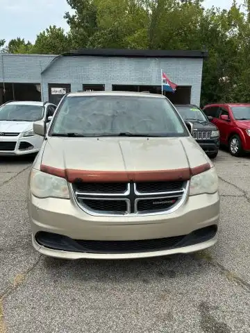 2013 Dodge Grand Caravan SXT's photo